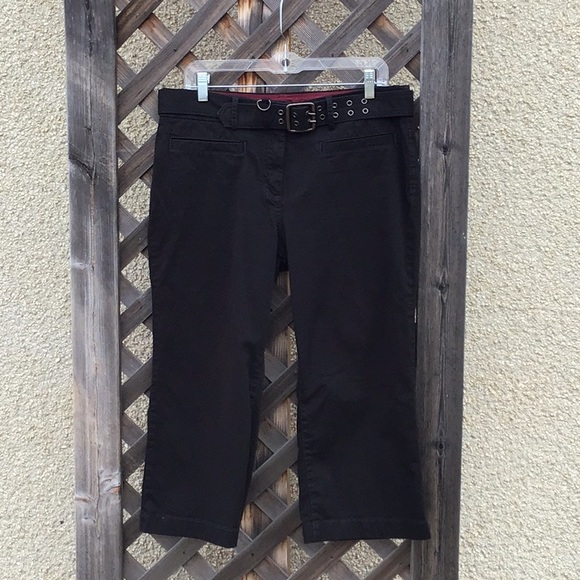 Tommy Hilfiger black capris cloth belt w/ buckle